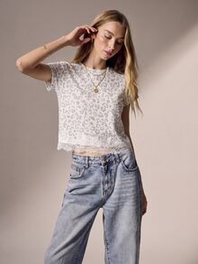 Willow Rêve Women's White Lace Loose Patchwork T-Shirt, Casual Vacation Style, Boho Style, Valentine's Day, Sports - Beige - View 3