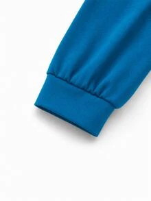 TaskEZ Atasan Seragam Medis Wanita Lengan Panjang Berkerudung Leher V dengan Banyak Kantong Warna Biru Danau, Bahan Lembut dan Nyaman, Praktis dan Nyaman - Biru - View 8