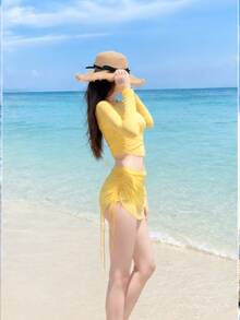 Livesso Set Bikini Halter Warna Polos Wanita dengan Penutup Lengan Panjang dan Rok, Perlindungan Matahari Musim Panas - Kuning - View 3