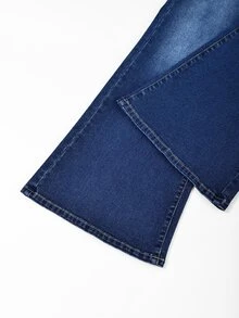 GlowEve CURVE Plus Size Sexy Metal Decor Button Flared Jeans - Blue - View 6