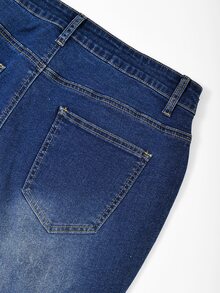 GlowEve CURVE Plus Size Sexy Metal Decor Button Flared Jeans - Blue - View 5