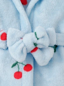 SHEIN 秋冬新生兒白色底可愛紅色櫻桃印花雙面法蘭絨毛絨蝴蝶結睡袍 - 藍色 - 查看 8