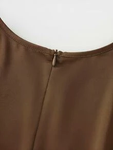 Franclia 女款高領短洋裝，緞面袖子，貼身下擺與對比蕾絲設計 - 棕色 - 查看 4