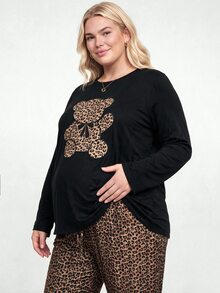 Plussiva طقم كاجوال من قطعتين للحوامل مقاس كبير، تي شيرت بأكمام طويلة وبنطال بطبعة نمر ودب كرتوني - متعدد الألوان - مشاهدة 1