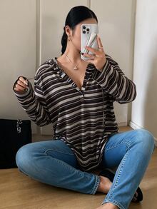 Vibekara 休閒優雅極簡學院風美式女款條紋 T-Shirt 上衣，寬鬆修身顯瘦遮肉半開襟套頭衫，連帽長袖親膚柔軟面料，適合四季戶外與室內穿著，秋冬多色條紋大尺碼女式 T-Shirt - 彩色 - 查看 3