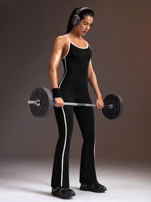 Powerista Jumpsuit Wanita Hitam Putih Kontras dengan Tali Bahu, Tanpa Punggung, dan Potongan Kaki Mengembang - Hitam - View 6