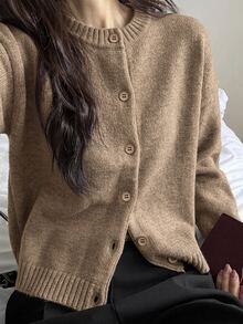 DAZY 女款純色極簡羊毛針織開襟衫 - 卡其色 - 查看 3