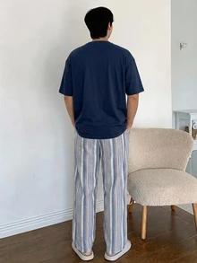 DAZY 夏季字母印花T恤與格紋長褲男士居家休閒套裝 - 藏蓝色 - 查看 2