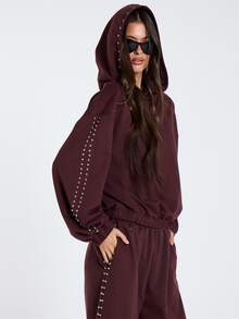 MUSERA 棕色鉚釘裝飾長袖連帽衫 秋冬女款休閒穿搭 - 酒紅色 - 查看 3