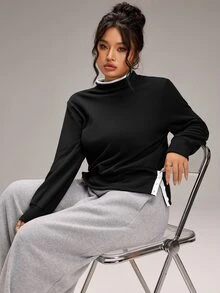 EMERY ROSE تي شيرت كاجوال مقاس كبير بتصميم كتل لونية وياقة قائمة وأكمام طويلة وحافة بأزرار - الأسود - مشاهدة 1