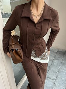 DAZY 女款咖啡棕色翻領鈕扣收腰修身長袖上衣搭配同色寬鬆長褲兩件套 - 咖啡棕 - 查看 1