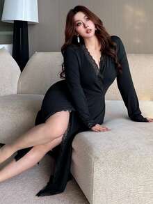 Dazy Plus 大尺碼女款優雅中長款對比蕾絲性感居家睡袍 - 黑色 - 查看 5