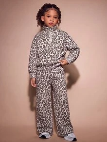 SHEIN 女童幼兒運動衫套裝，2件套豹紋印花設計，包含半拉鍊立領運動衫與寬鬆運動長褲，柔軟舒適面料，適合休閒運動風，完美適配日常穿著與戶外活動 - 棕色 - 查看 3