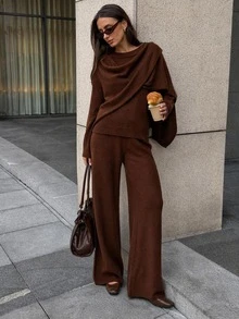 SHEIN طقم نسائي من قطعتين كنزة فضفاضة مع شال ملفوف بتفاصيل باللون البني وبنطال كنزة كاجوال متناسق - بني - مشاهدة 1