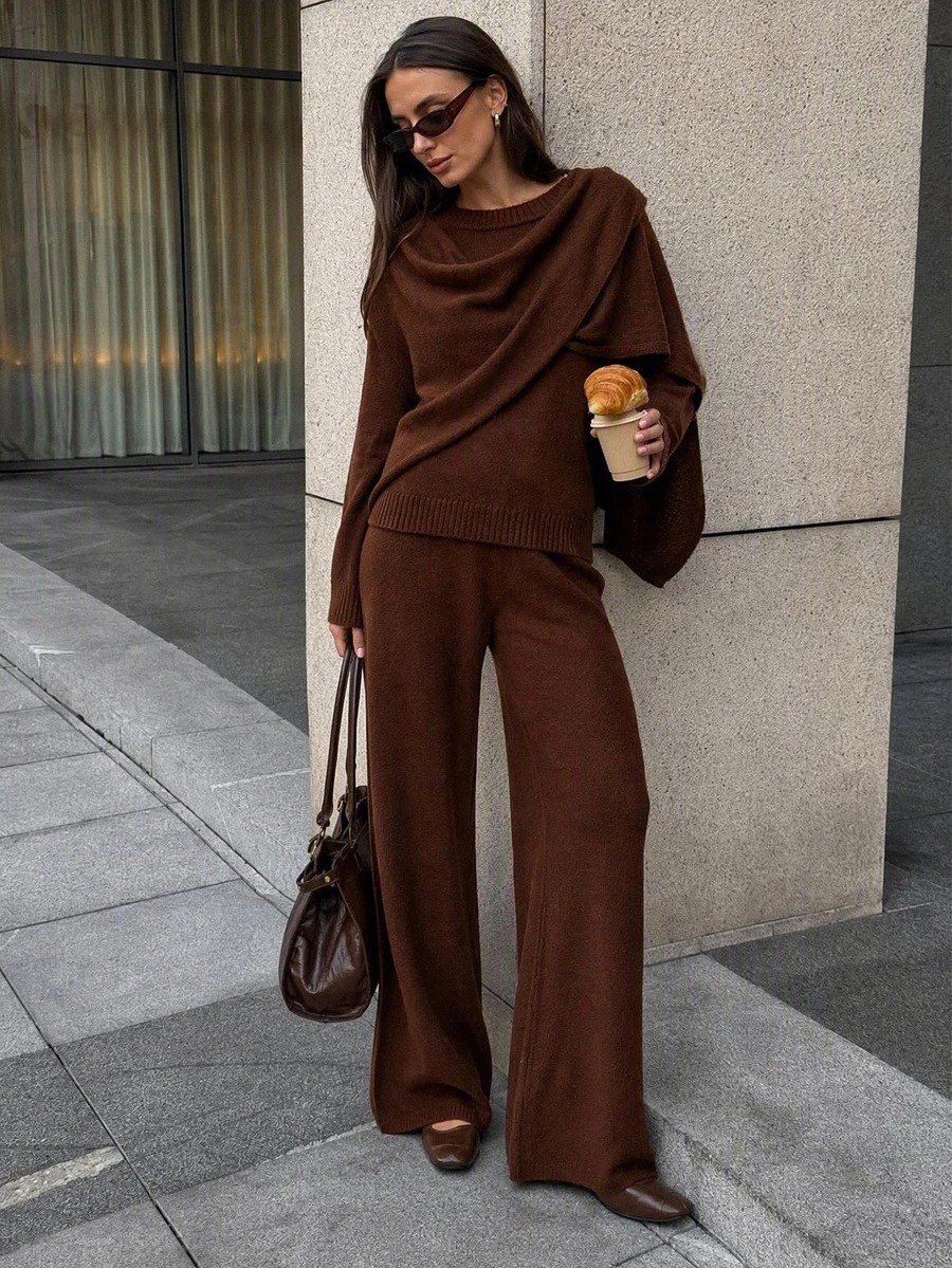 SHEIN طقم نسائي من قطعتين كنزة فضفاضة مع شال ملفوف بتفاصيل باللون البني وبنطال كنزة كاجوال متناسق - بني - مشاهدة 1