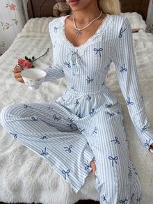 CottageSlumber طقم بيجامة منزلي مخطط عمودي أزرق مع فيونكة، بياقة V ودانتيل ورباط شد، أكمام طويلة وبنطال طويل - أزرق فاتح اللون - مشاهدة 1