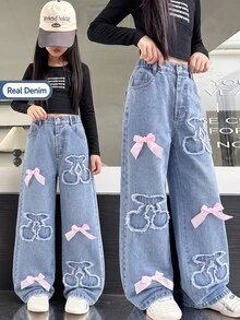 SHEIN 青少年女孩櫻桃補丁與粉色蝴蝶結牛仔寬腿休閒長褲 - 淺色水洗藍 - 查看 4
