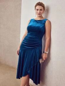 MOTF PREMIUM WOMEN'S PLUS SIZE VELVET FABRIC STRUCTURED DESIGN MIDI DRESS - Blue - View 5
