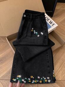 GlowEve CURVE Celana Jeans Bordir Kancing Gaya Jalanan Ukuran Plus - Hitam - View 7