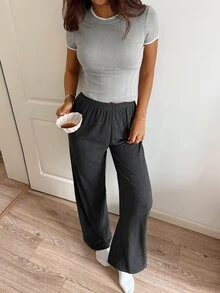 DAZY Set Pakaian Santai Wanita Minimalis dengan Atasan Rajut Lengan Pendek dan Celana Panjang dengan Trim Blok Warna - Grey - View 5