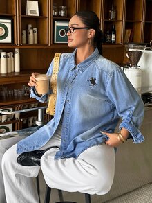 Rivivi Plus Size Knight Print Button Long Sleeve Denim Top - Blue - View 3