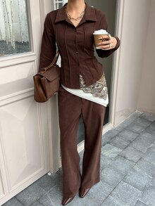 DAZY 女款咖啡棕色翻領鈕扣收腰修身長袖上衣搭配同色寬鬆長褲兩件套 - 咖啡棕 - 查看 3