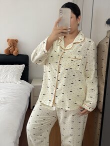 Napfluff CURVE Napfluff CURVE Set Piyama Celana Panjang Lengan Panjang dengan Motif Pita Kerut Gelembung Ukuran Besar - Aprikot - View 6