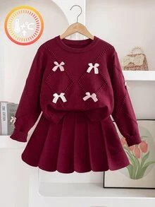 SHEIN Genkimix Kids 少女冬季針織兩件套，可愛3D蝴蝶結毛衣搭配百褶裙，優雅可愛 - 酒紅色 - 查看 3