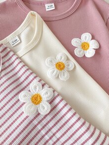 SHEIN 3件組幼女長袖上衣+長褲套裝，可愛甜美粉色奶油色羅紋花朵條紋圓領生日秋季假期毛衣套裝 - 彩色 - 查看 5