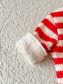 SHEIN Playful Pals 2件組幼兒女嬰毛衣褲套裝，可愛甜美紅色草莓刺繡條紋長袖半拉鍊加厚冬季連身褲，適合秋季與節日穿著，色彩鮮豔 - 紅白色 - 查看 3