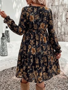 SHEIN VCAY 休閒極簡復古波希米亞花卉印花寬鬆圓領大尺碼洋裝，適合秋冬穿著 - 彩色 - 查看 2