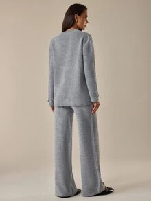 SHEIN طقم نسائي من قطعتين جاكيت محبوك رمادي ميلانج بأزرار صينية على شكل ضفدع وبنطال واسع الساق - كريم - مشاهدة 2