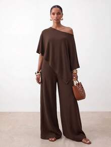 Zivah Set Kasual Wanita Atasan dan Celana Panjang dengan Bahu Asimetris Warna Polos - Coklat - View 10