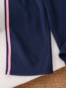SHEIN 女童深藍色小狗刺繡運動衫套裝，側邊粉色織帶上衣 + 寬腿褲，寬鬆休閒兩件套，適合春秋穿著 - 寶藍色 - 查看 4