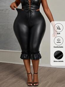 SHEIN CURVE+ بنطال نسائي مقاس كبير بلون موحد من جلد البولي يوريثان مع حافة مكشكشة بطول 3/4 عصري - الأسود - مشاهدة 14
