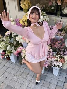 GalTyme 大尺碼甜美街頭風抓皺長袖T恤，約會穿搭 - 粉色 - 查看 4
