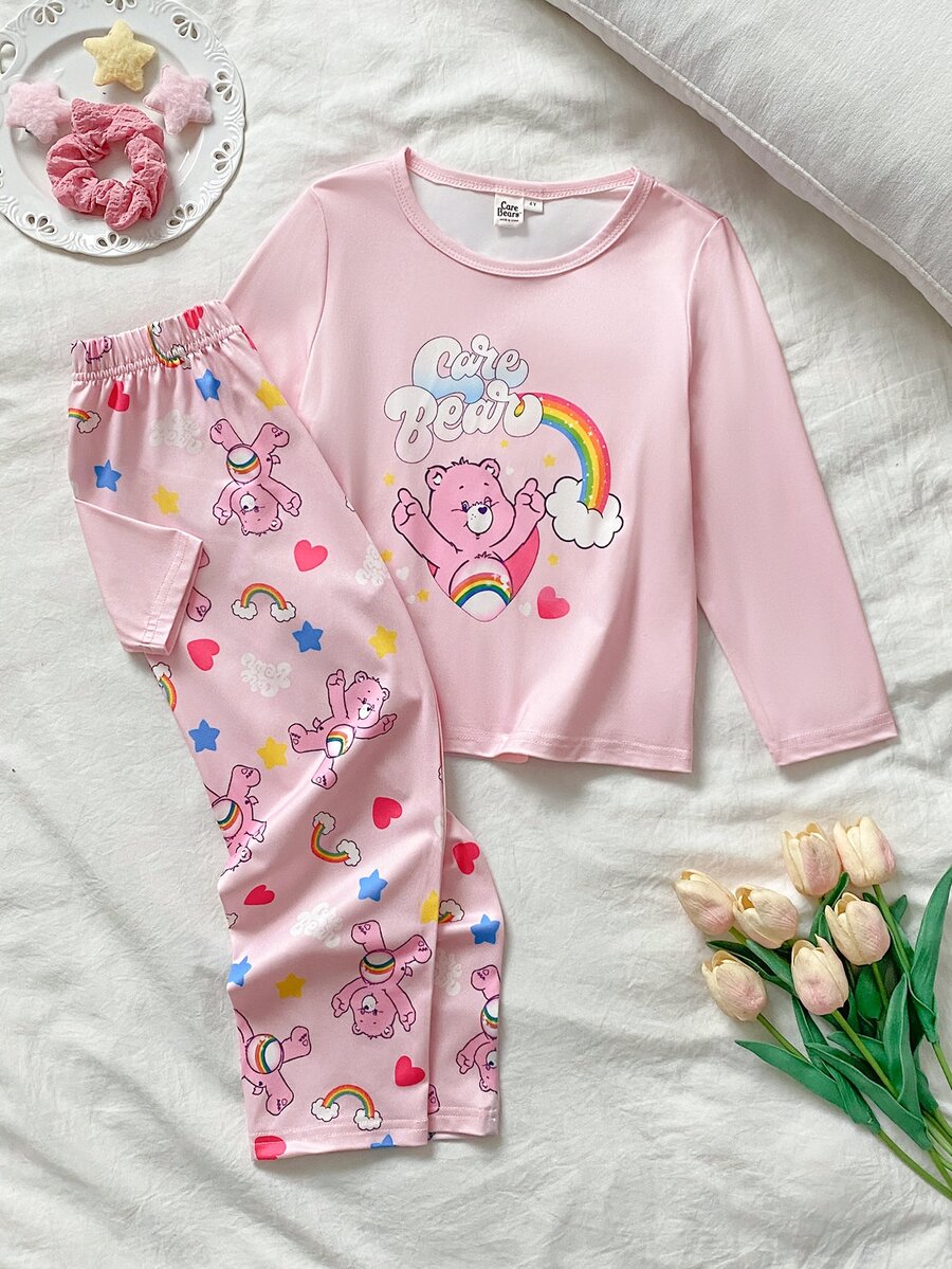 SHEIN X Care Bears GraphicGems 秋冬女童幼兒 2 件套聯名款可愛卡通愛心彩虹熊印花柔軟舒適阻燃牛奶絲面料休閒寬鬆長袖居家服褲裝 - 粉色 - 查看 1
