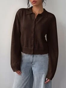 SHEIN BASICS 女款休閒素色長袖寬鬆短版開襟針織外套 秋季開學季校園風 淡黃色 教師辦公室日常穿搭 - 咖啡棕 - 查看 8