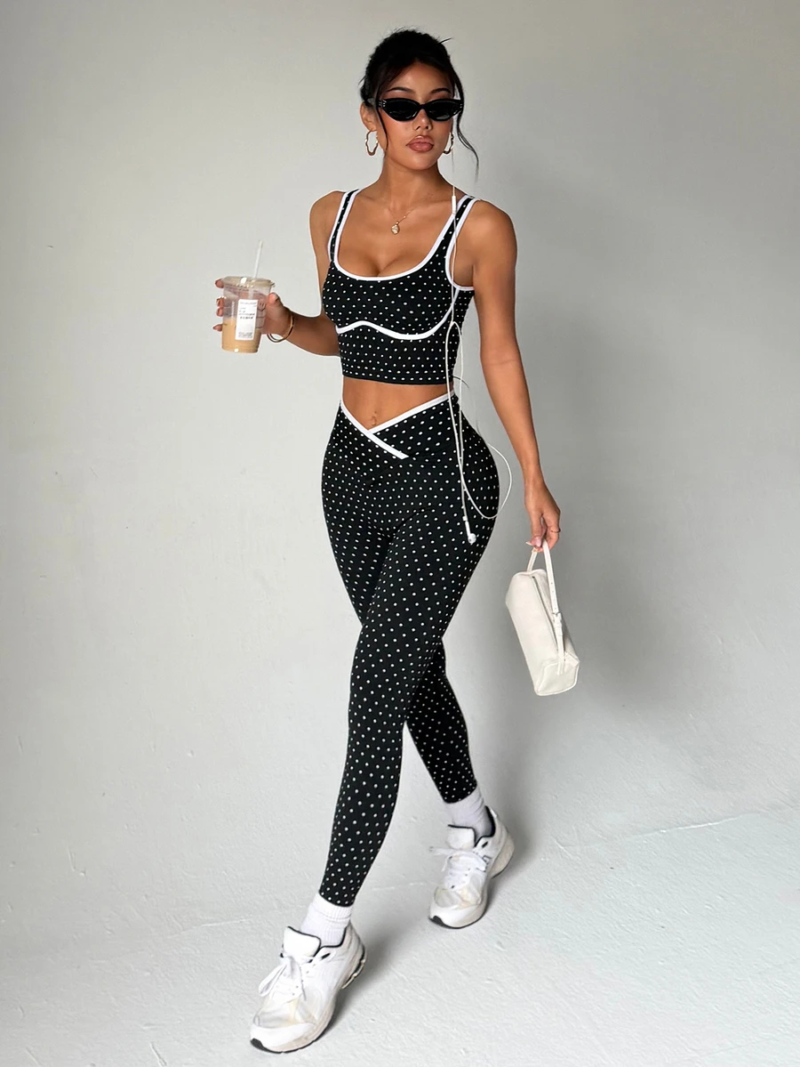 SHEIN Dewbera 女款無縫拼色瑜伽運動套裝 - 黑與白 - 查看 1