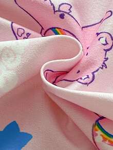 SHEIN X Care Bears GraphicGems 秋冬女童幼兒 2 件套聯名款可愛卡通愛心彩虹熊印花柔軟舒適阻燃牛奶絲面料休閒寬鬆長袖居家服褲裝 - 粉色 - 查看 6