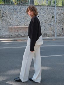 SHEIN كنزة صوفية محبوكة ناعمة برقبة عالية بتصميم كتل لونية - أبيض وأسود - مشاهدة 3