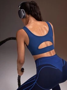 Powerista حمالة صدر رياضية نسائية بلون موحد بتصميم بسيط - أزرق بحري - مشاهدة 6