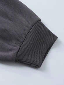 SHEIN 女童休閒兩件套 V 領長袖運動衫搭配垂墜寬腿褲，寬鬆落肩版型，舒適且身體裝飾橘色小標籤，簡約經典，柔軟親膚面料，活動不受限，適合日常外出、購物與旅行的時尚兒童運動套裝 - 深灰色 - 查看 7