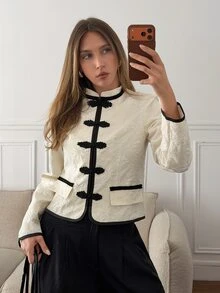 Siren Gaze 女款奶油色刺繡復古宮廷風短夾克 中式盤扣開襟（拿破崙式）適合上班或約會（秋冬） - 杏色 - 查看 1