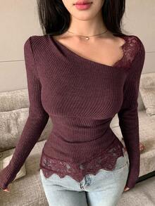 Joudiya 女款秋季不對稱肩長袖修身蕾絲拼接針織酒紅色T恤，性感優雅，適合婚禮、通勤與派對 - 酒紅色 - 查看 1