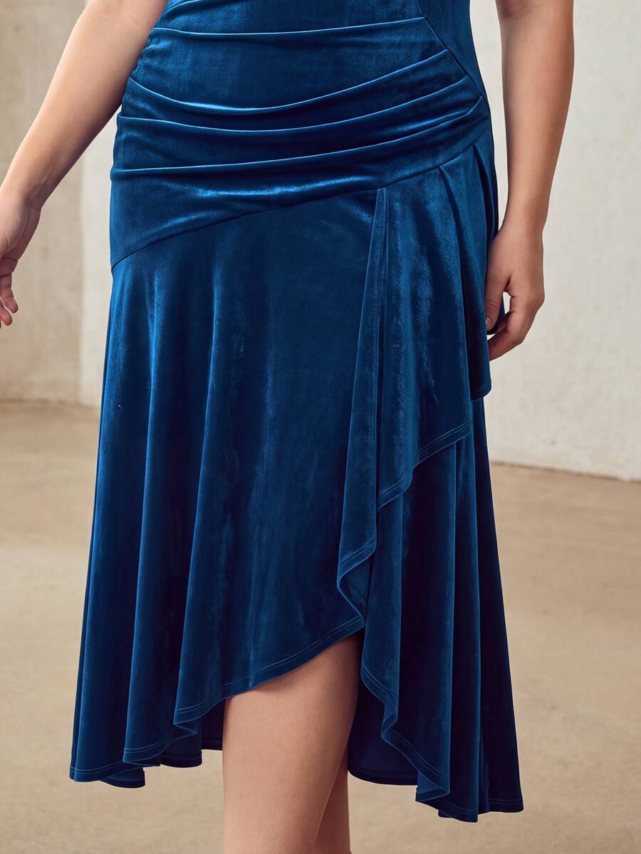 MOTF PREMIUM WOMEN'S PLUS SIZE VELVET FABRIC STRUCTURED DESIGN MIDI DRESS - Blue - View 2