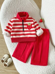 SHEIN Playful Pals 2件組幼兒女嬰毛衣褲套裝，可愛甜美紅色草莓刺繡條紋長袖半拉鍊加厚冬季連身褲，適合秋季與節日穿著，色彩鮮豔 - 紅白色 - 查看 4