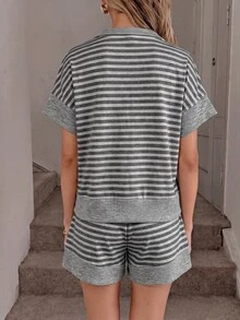 SHEIN LUNE 女款休閒夏季度假通勤日常基礎時尚外出穿搭條紋短袖上衣與短褲兩件套 - 灰色 - 查看 2
