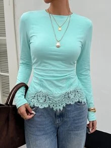 Lavishia 女款優雅秋季淺灰色圓領長袖修身T恤，對比色蕾絲刺繡荷葉邊下擺上衣，百搭秋季上衣 - 綠色 - 查看 1