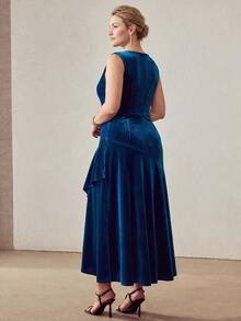 MOTF PREMIUM WOMEN'S PLUS SIZE VELVET FABRIC STRUCTURED DESIGN MIDI DRESS - Blue - View 6